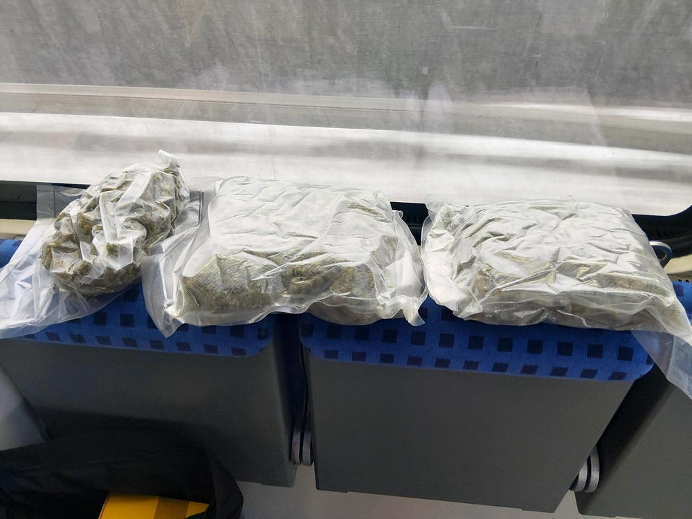Die Polizei fand am 07.02.2026 ca. 1,5 kg Drogen im Regionalexpress von Neustrelitz nach Neubrandenburg.